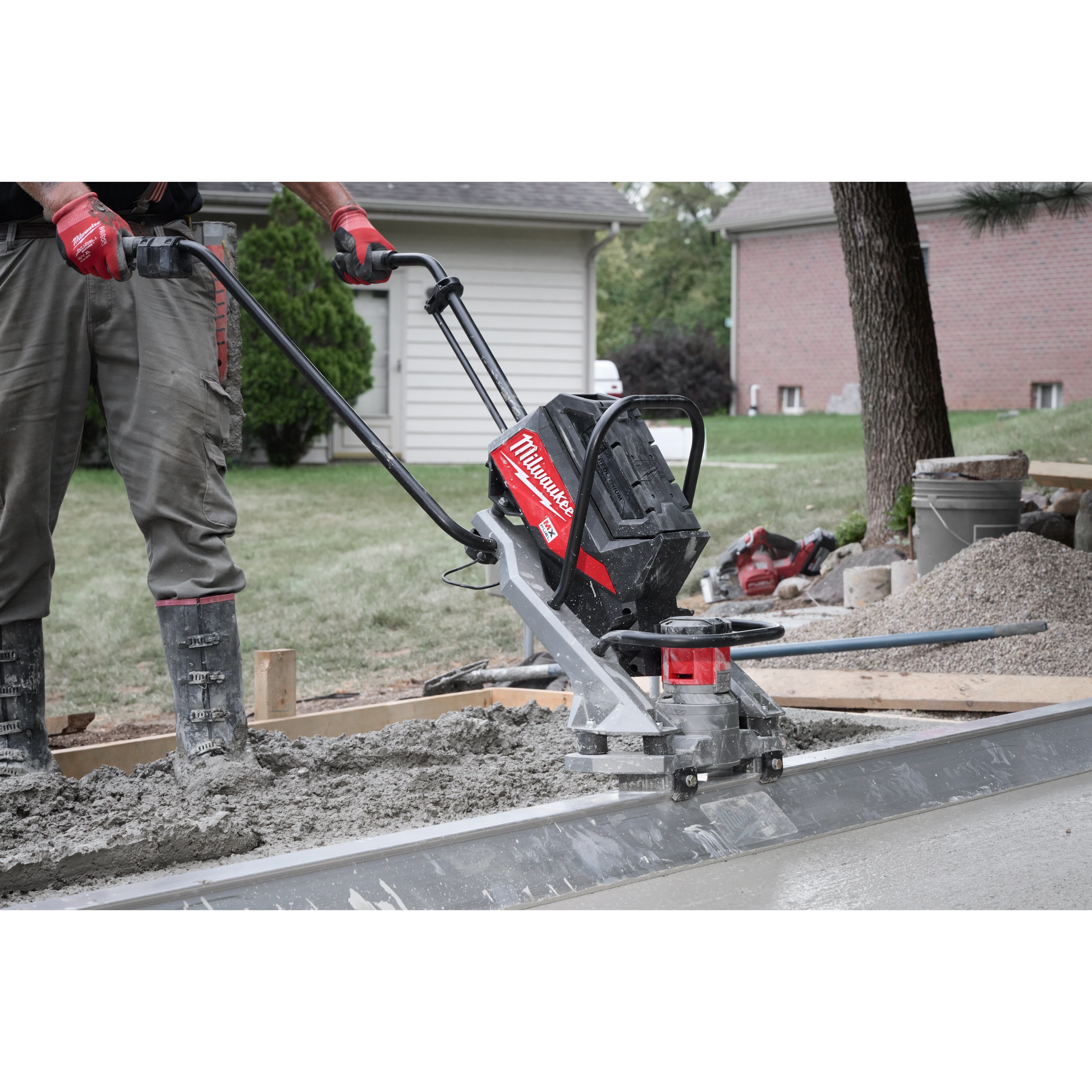 MX FUEL™ Vibratory Screed