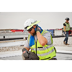 Image of a worker using the Milwaukee Cooling PVA Towel on a jobsite