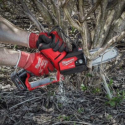 Milwaukee chainsaw online battery operated