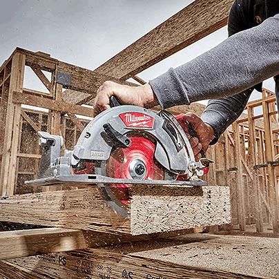 Milwaukee battery deals powered circular saw