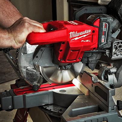 Cordless milwaukee chop deals saw