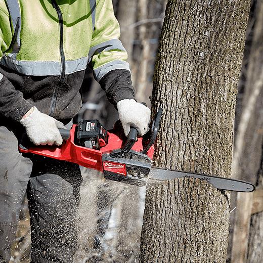 Milwaukee battery powered deals chainsaws