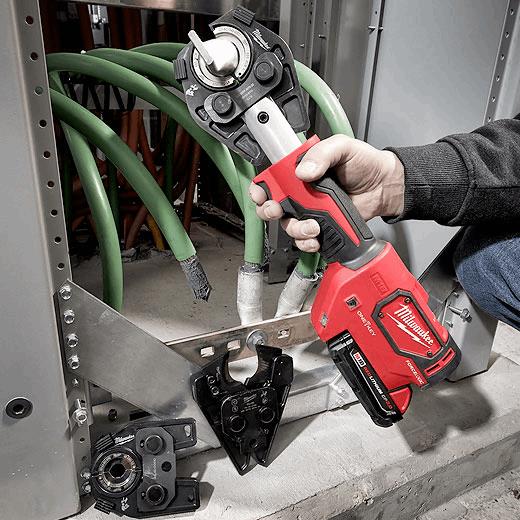 Hydraulic battery clearance terminal crimper